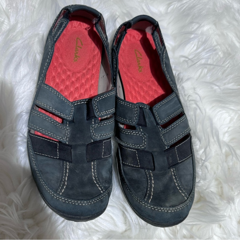 ⬇️$20!Clarks grey leather sandals size 9.5